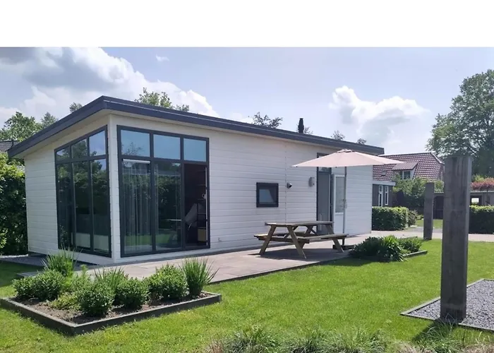 Knus Chalet Heidebloem