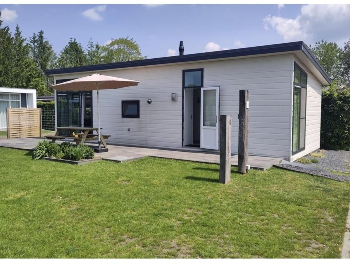 Chalet Knus Chalet Heidebloem Putten